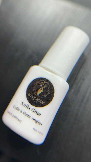 Nail Glue – Fixation précise des press-on nails